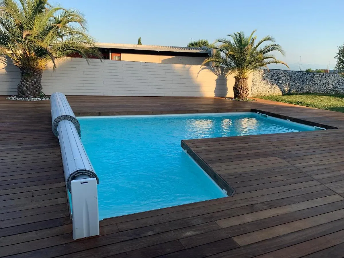 Loption Apartment Carbonne Homestay